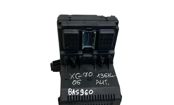 Volvo XC70 Fuse module 30786475