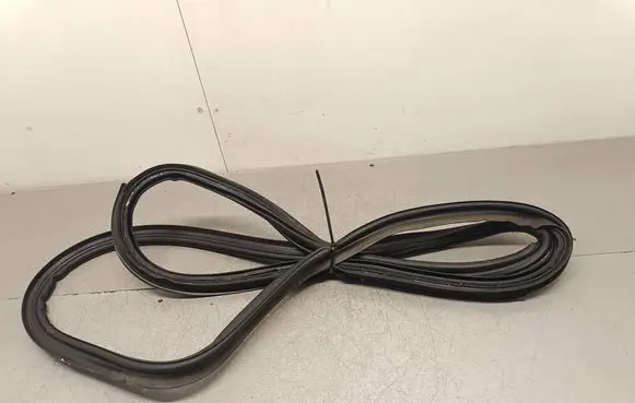 Mercedes-Benz E W213 Loading door rubber seal (on body) 