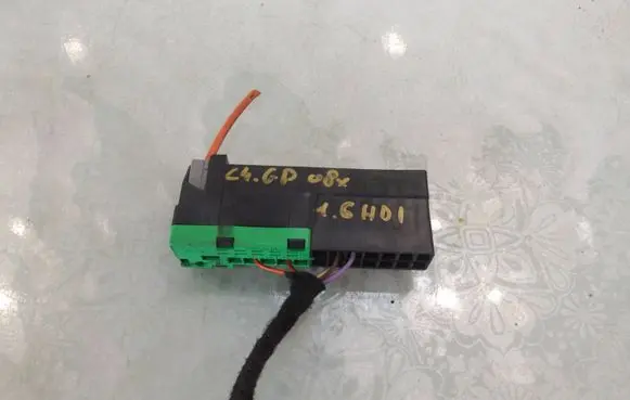 Citroen C4 Grand Picasso Relay mounting block 