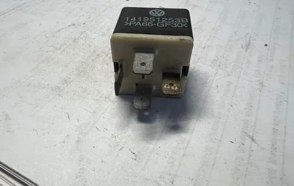 Seat Ibiza III (6L) Other relay 141951253B