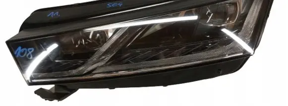Skoda Octavia Mk4 Headlight/headlamp 5E4941015A