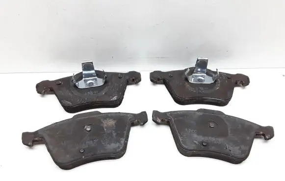 Volvo XC90 Brake pads (front) 