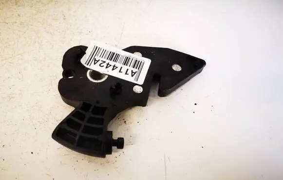 Renault Laguna III Seat back rest lock catch 8200001824