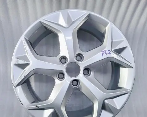 Seat Arona R16 alloy rim 