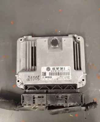 Volkswagen Touran II Engine control unit/module 03c907309q 0261s07732