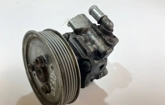 Audi Q7 4L Power steering pump 7L8422154H