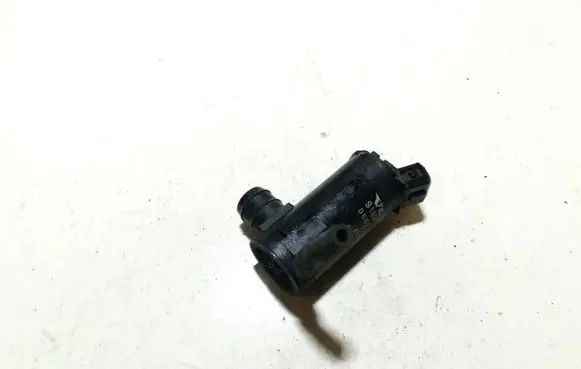 Volvo C70 Windscreen/windshield washer pump 9169611 060210-3950