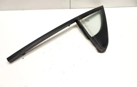 Audi Q7 4M Front door vent window glass four-door 4M0845114