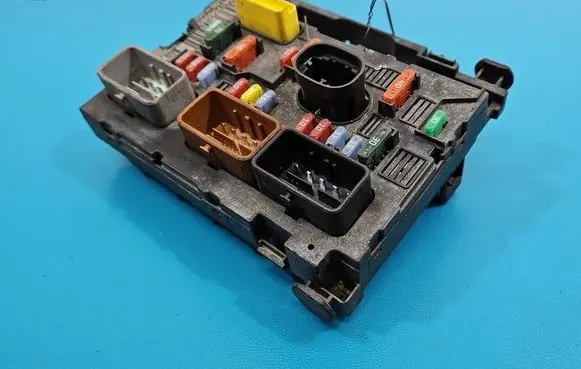 Citroen C4 Grand Picasso Central body control module 9661708080 IMPRK1583699