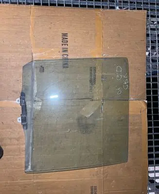 Honda CR-V Rear door window glass