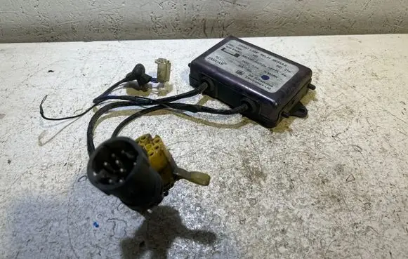 Jaguar XJ SERIE 3 Headlight ballast module Xenon 90881680 DBC3180