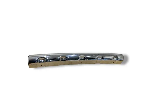 Front bumper lip