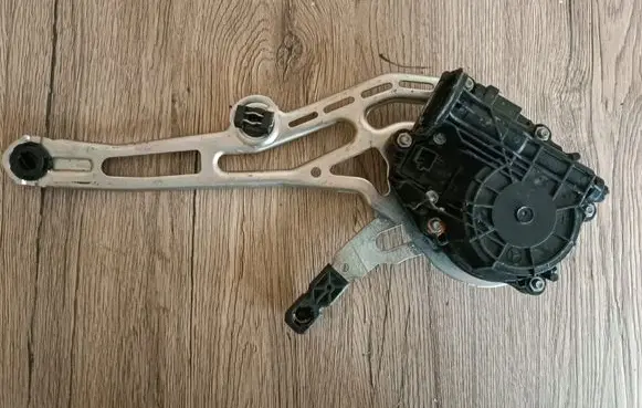 Tailgate/trunk/boot lift motor