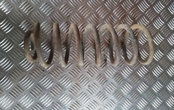 Jeep Grand Cherokee Rear coil spring