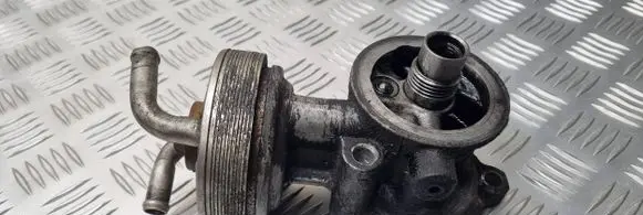 Nissan Primera Oil filter mounting bracket