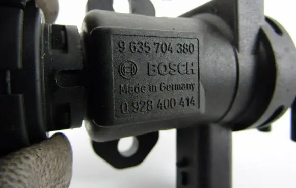 Citroen Xsara Picasso Turbo solenoid valve 9635704380