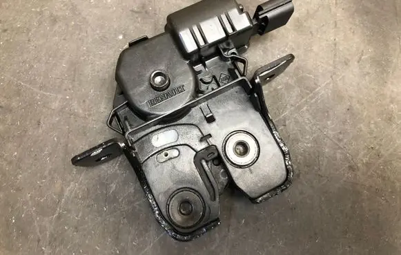 Renault Scenic III - Grand scenic III Tailgate/trunk/boot lock/catch/latch 84630005R