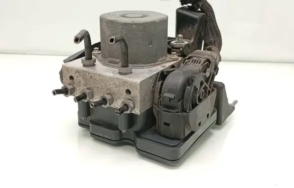Mercedes-Benz A W176 ABS Pump A0004313700 0265255976