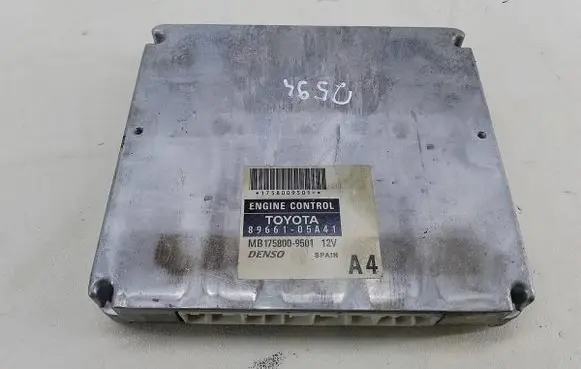 Toyota Avensis T250 Engine control unit/module ECU 89661-05A41