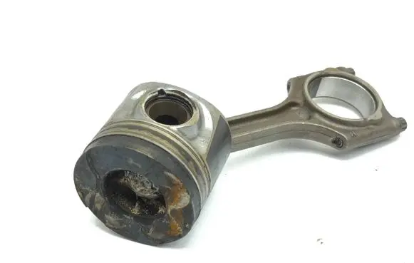 Volvo XC60 Piston with connecting rod