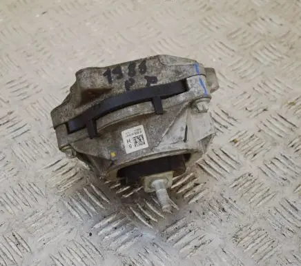 BMW 2 F22 F23 Engine mount bracket 6859414