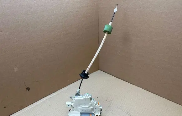Audi A6 S6 C6 4F Front door lock 4F1837015G