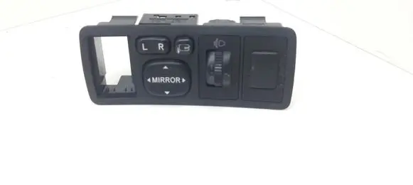 Wing mirror switch