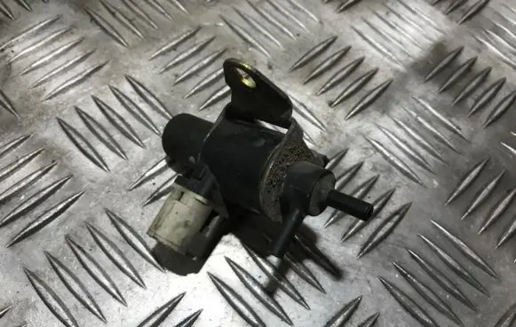 Volvo S40, V40 Turbo solenoid valve 7700875012