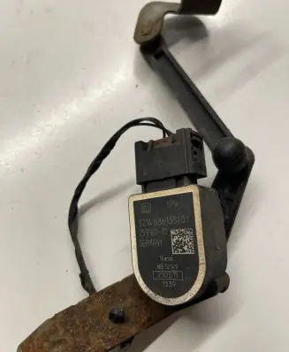 Rear air suspension level height sensor