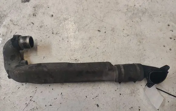 Opel Zafira B Intercooler hose/pipe 55353825