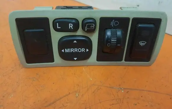 Toyota Avensis Verso Light switch