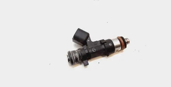 Volvo S60 Fuel injector 30757534