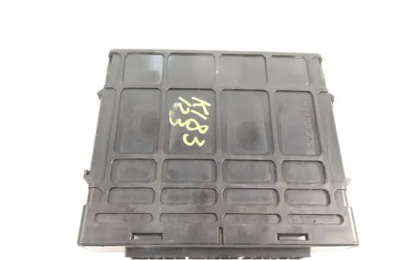 Mitsubishi Carisma Engine control unit/module MR420807