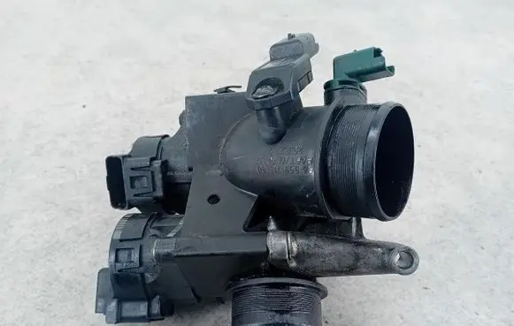 Ford Focus Throttle body valve 9655971880