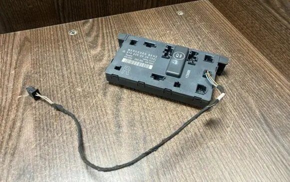 Mercedes-Benz Vito Viano W639 Door control unit/module 6398200326