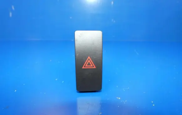 Mazda 3 II Hazard light switch BHR1664H0