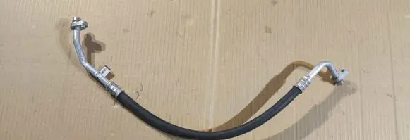 Dacia Sandero Air conditioning (A/C) pipe/hose 924901993R