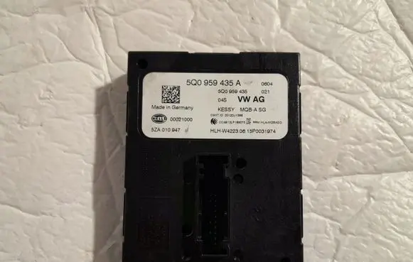 Audi A3 S3 8V Keyless (KESSY) go control unit/module 5Q0959435A
