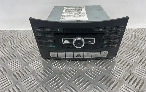 Mercedes-Benz E W212 Radio/CD/DVD/GPS head unit A2129005325 A2129028208 A2129017506