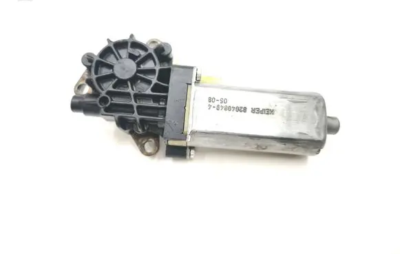 Mercedes-Benz CLS C219 Seat adjustment motor 0390203003 820408494
