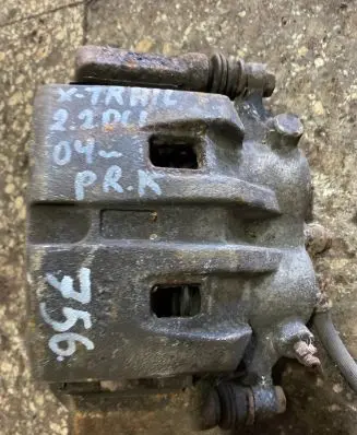 Nissan X-Trail T30 Front brake caliper