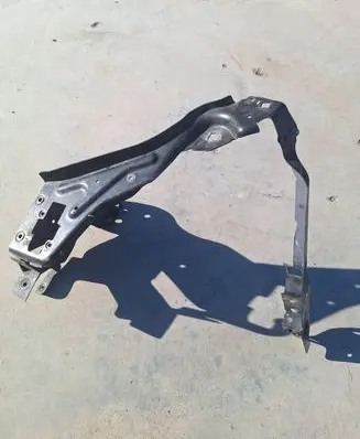 Mercedes-Benz C W204 Headlight/headlamp mounting bracket A2046201191 18002L2 170909103H