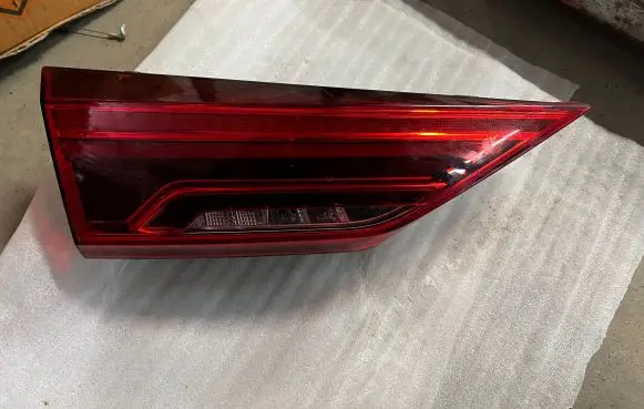 Audi Q3 F3 Tailgate rear/tail lights 83A945093B 83A945093