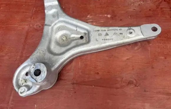 BMW 5 G60 G61 Front lower control arm/wishbone 6898521