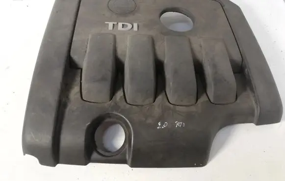 Volkswagen Touran I Engine cover (trim) 03G103925