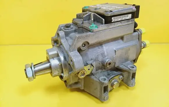 Audi A4 S4 B6 8E 8H Fuel injection high pressure pump 0281010837 0986444083