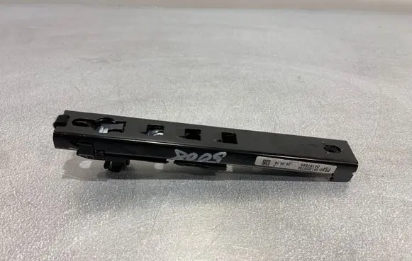 Peugeot 5008 Seat belt adjustment rail 9813550780