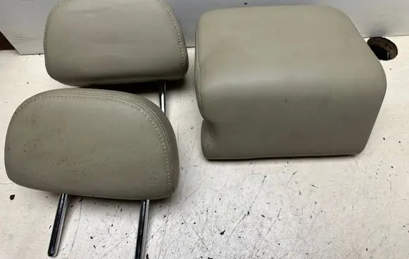 Nissan X-Trail T31 Rear seat headrest 