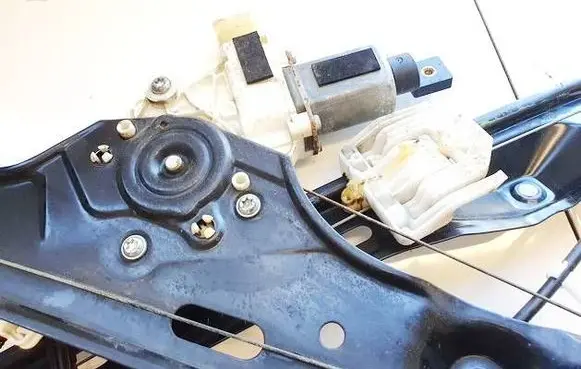 BMW X1 E84 Front door window regulator motor 6927028 996625-102