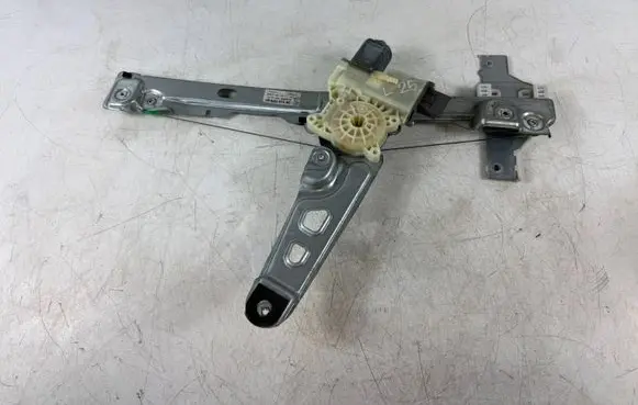 Peugeot 3008 I Front door window regulator with motor 9682808980